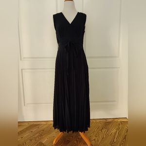 Anthropologie Navy Pleated Maxi Dress size 6 NWOT